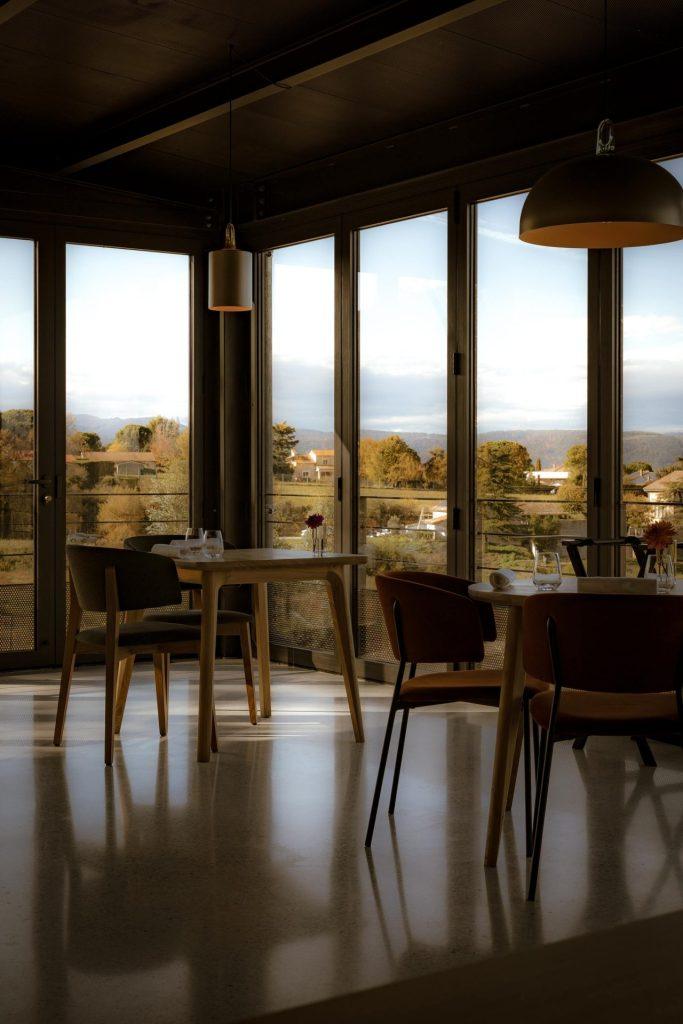 Déjeuner gastronomique avec vue sur les vignobles de la Drôme