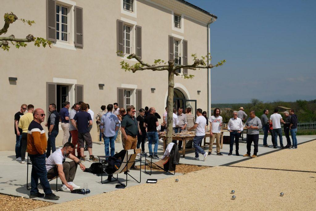 Déjeuner gastronomique en terrasse au cœur d'un vignoble en Drôme
