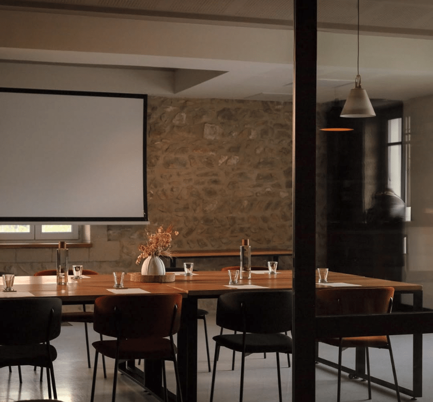 Séminaire d'entreprise dans un hôtel restaurant au cœur des vignes en Drôme