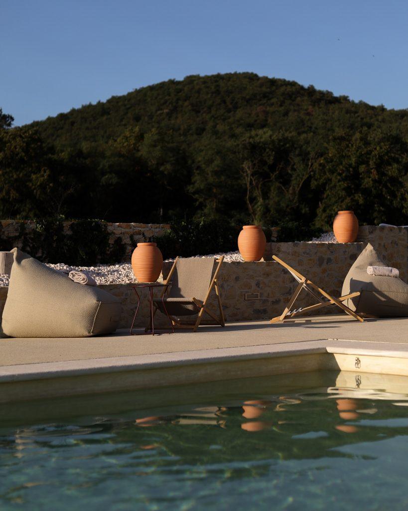 Coin Piscine De L'hôtel Garenne